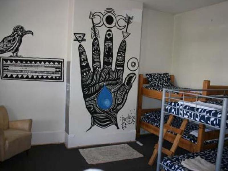 Hostel The Hive - Traveler Friendly, Passport Only *