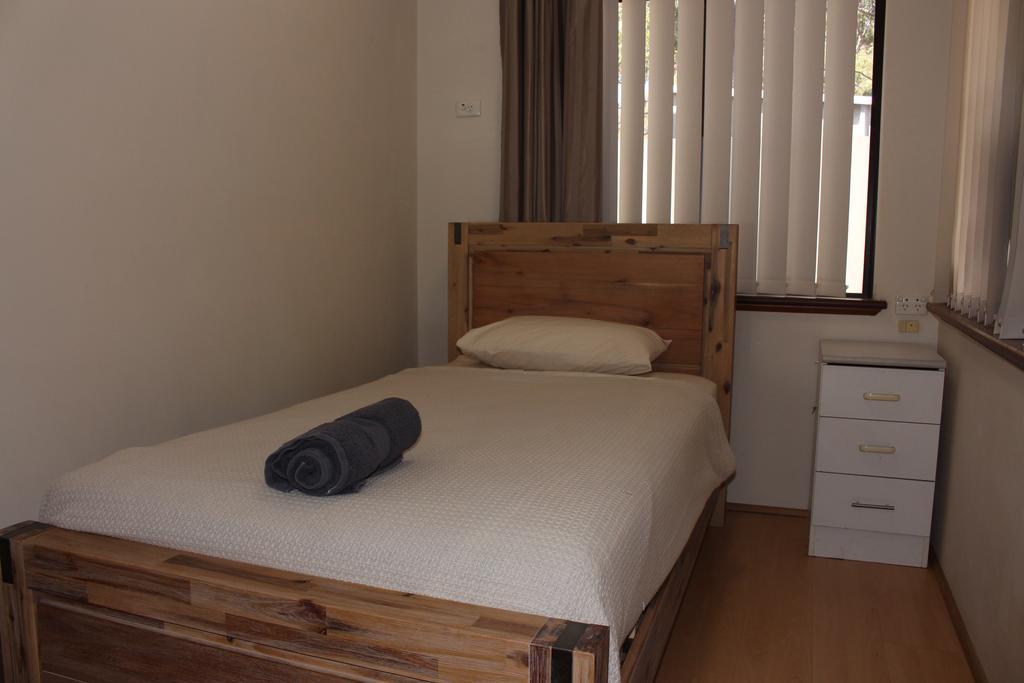 Apartment 2 Bedroom Deluxe Serviced Apartments Victoria Park Perth -5 Mins Walk Aldi & Cafe Strip