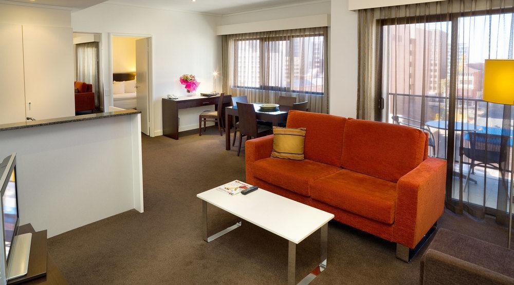 Aparthotel Adina Barrack Plaza