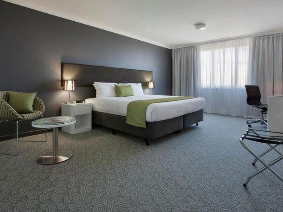Rendezvous Hotel 4*