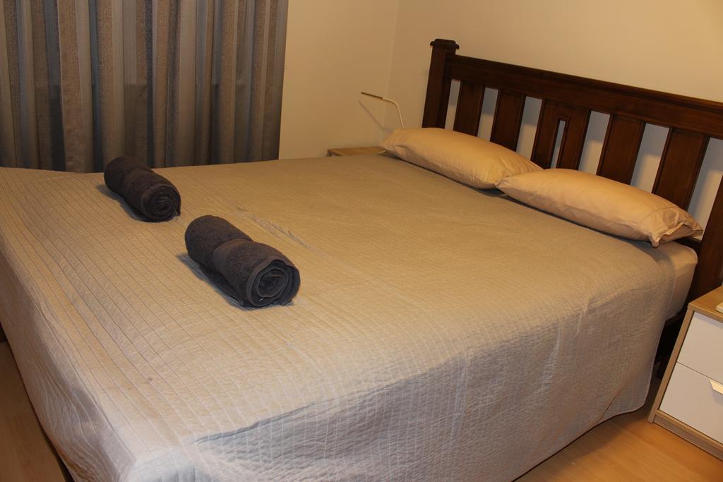 2 Bedroom Deluxe Serviced Apartments Victoria Park Perth -5 Mins Walk Aldi & Cafe Strip Apartment *