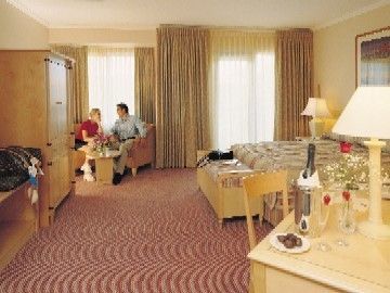 Esplanade River Hotel
