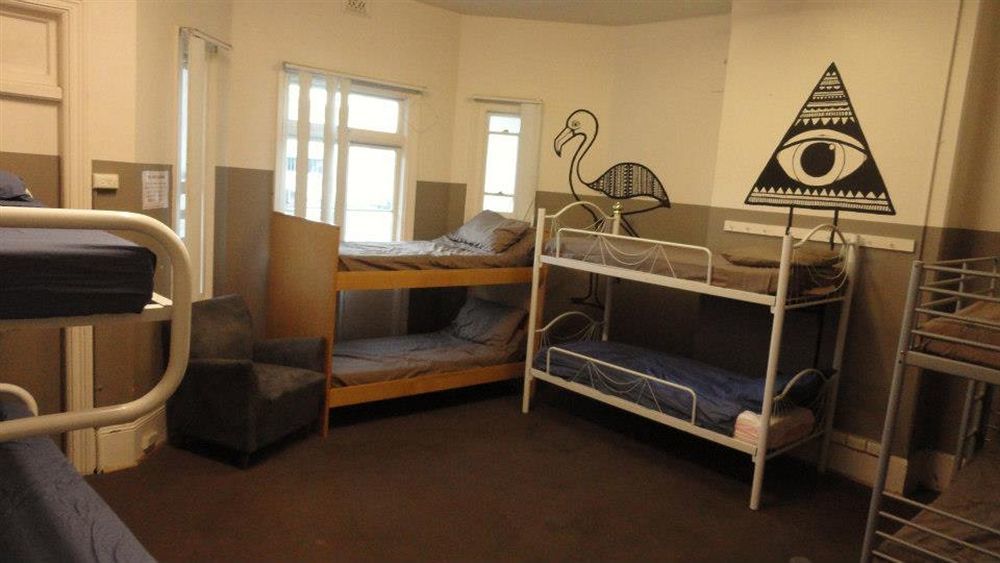 The Hive - Traveler Friendly, Passport Only Hostel