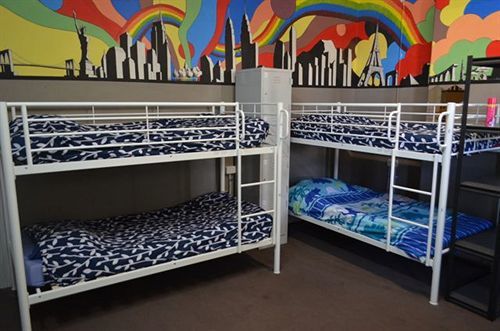 Hostel The Hive - Traveler Friendly, Passport Only *
