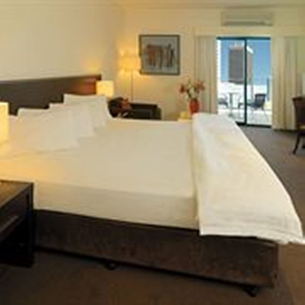 Aparthotel Adina Barrack Plaza 4*