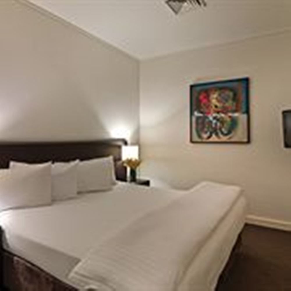 Aparthotel Adina Barrack Plaza