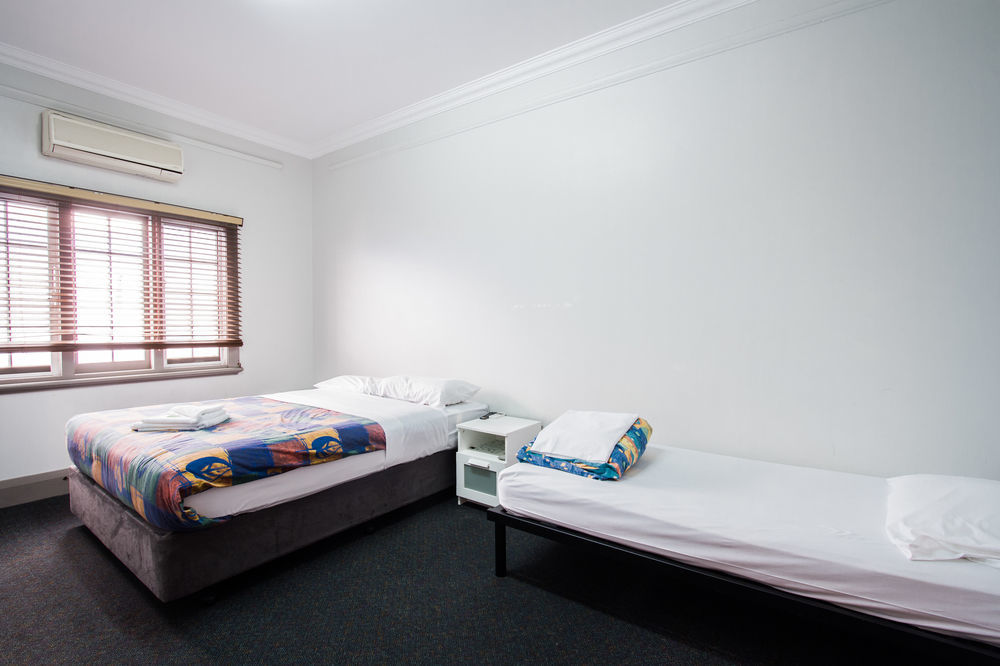 The Emperors Crown Hostel * Perth