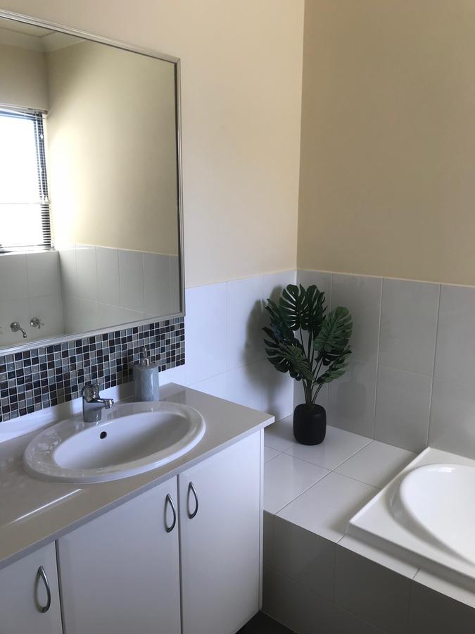 4x3 Townhouse In Rivervale Apartment *