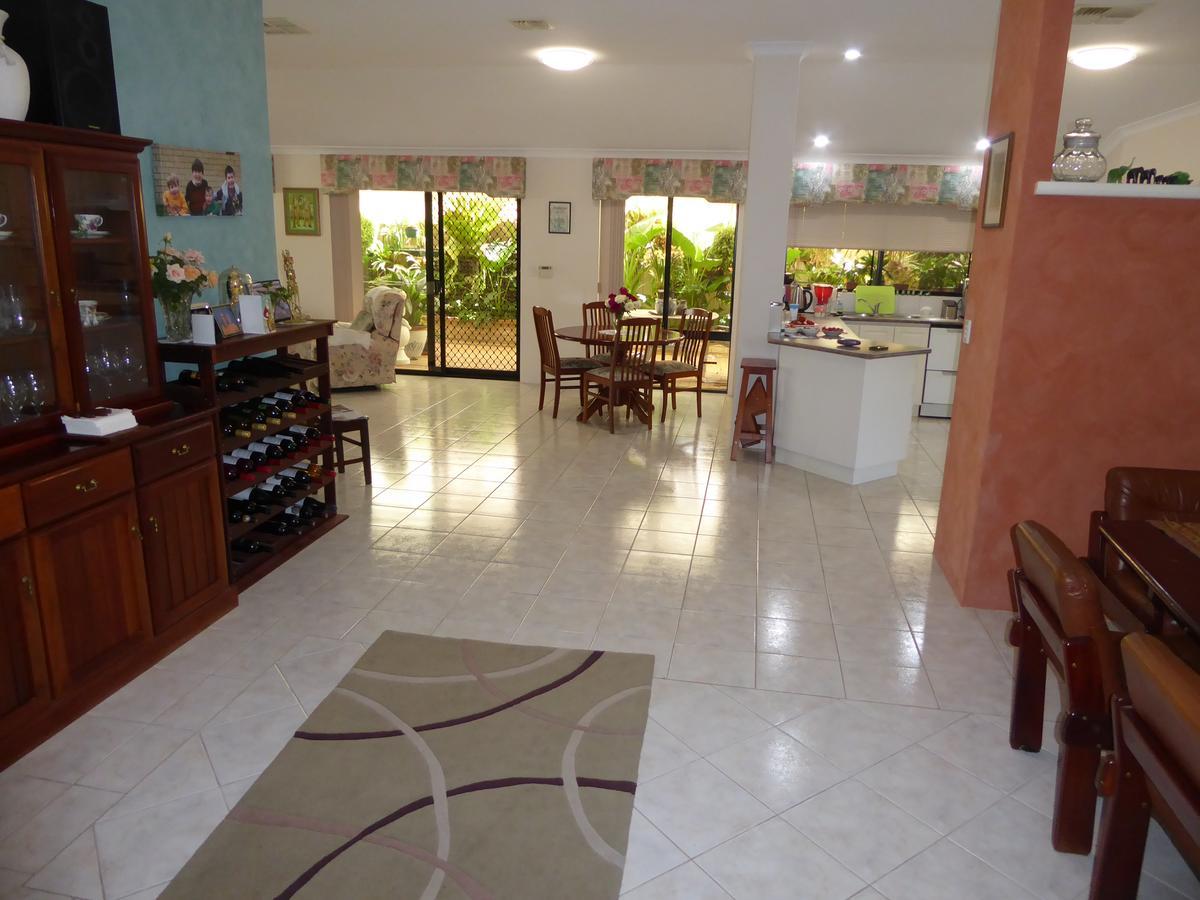 Jennys Retreat Bed & Breakfast 4*