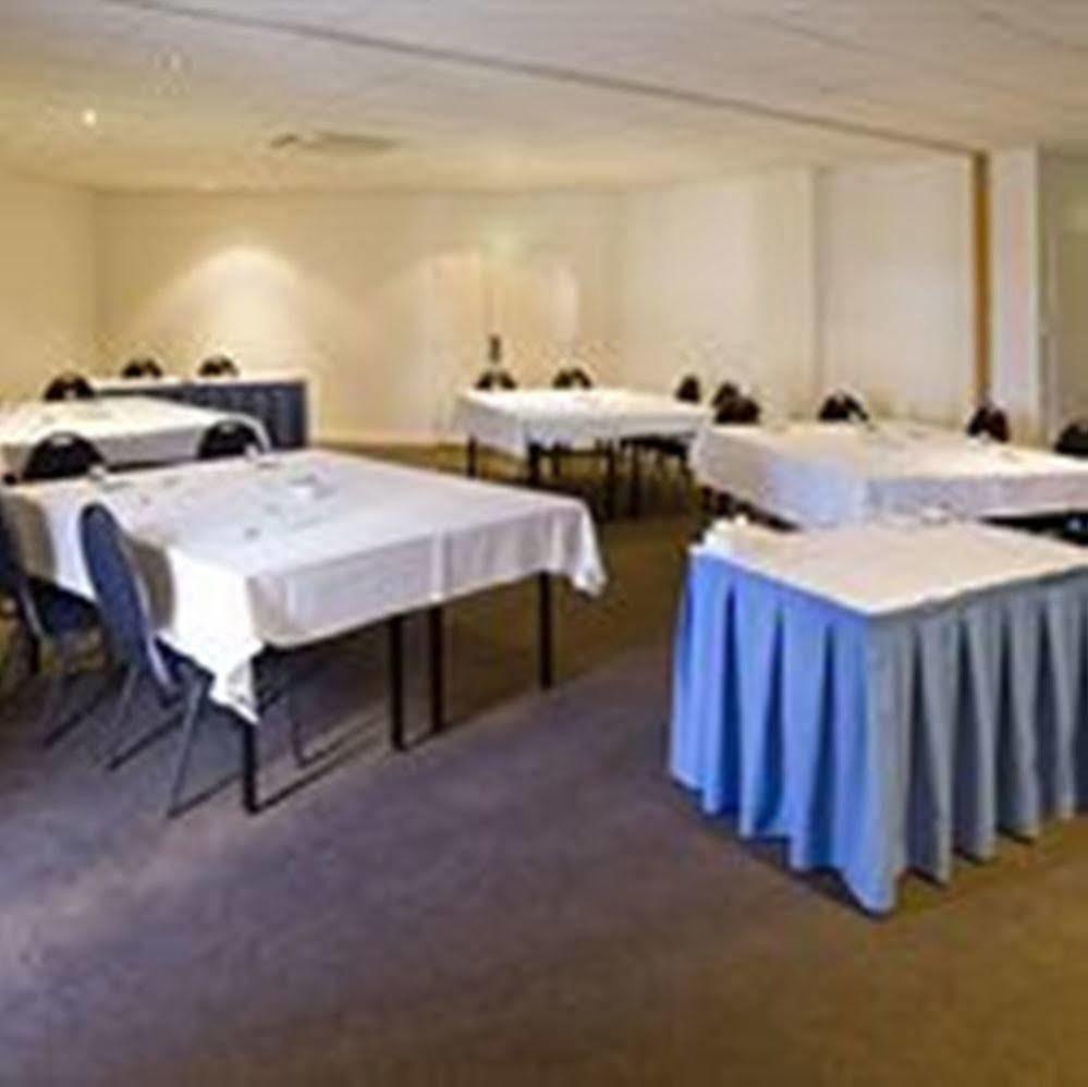 Adina Barrack Plaza Aparthotel