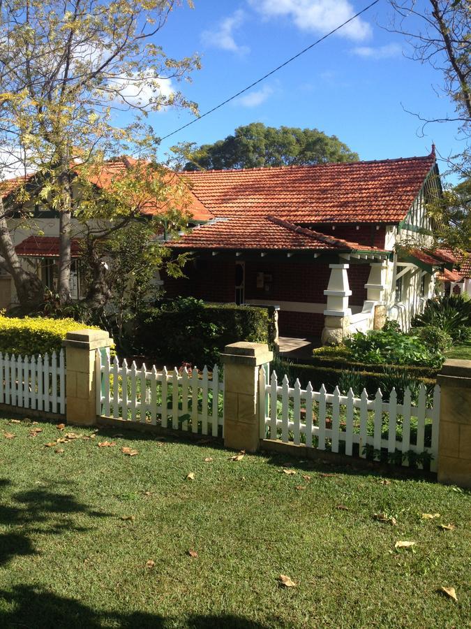 Bed & Breakfast Exley House
