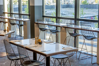 Rydges Kings Square Hotel