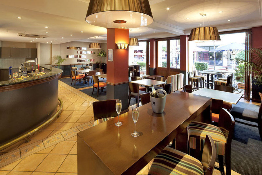 Hotel Seasons Of Perth