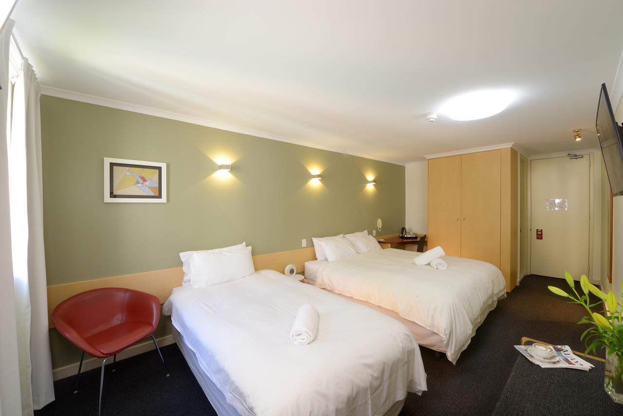 Sullivans Hotel