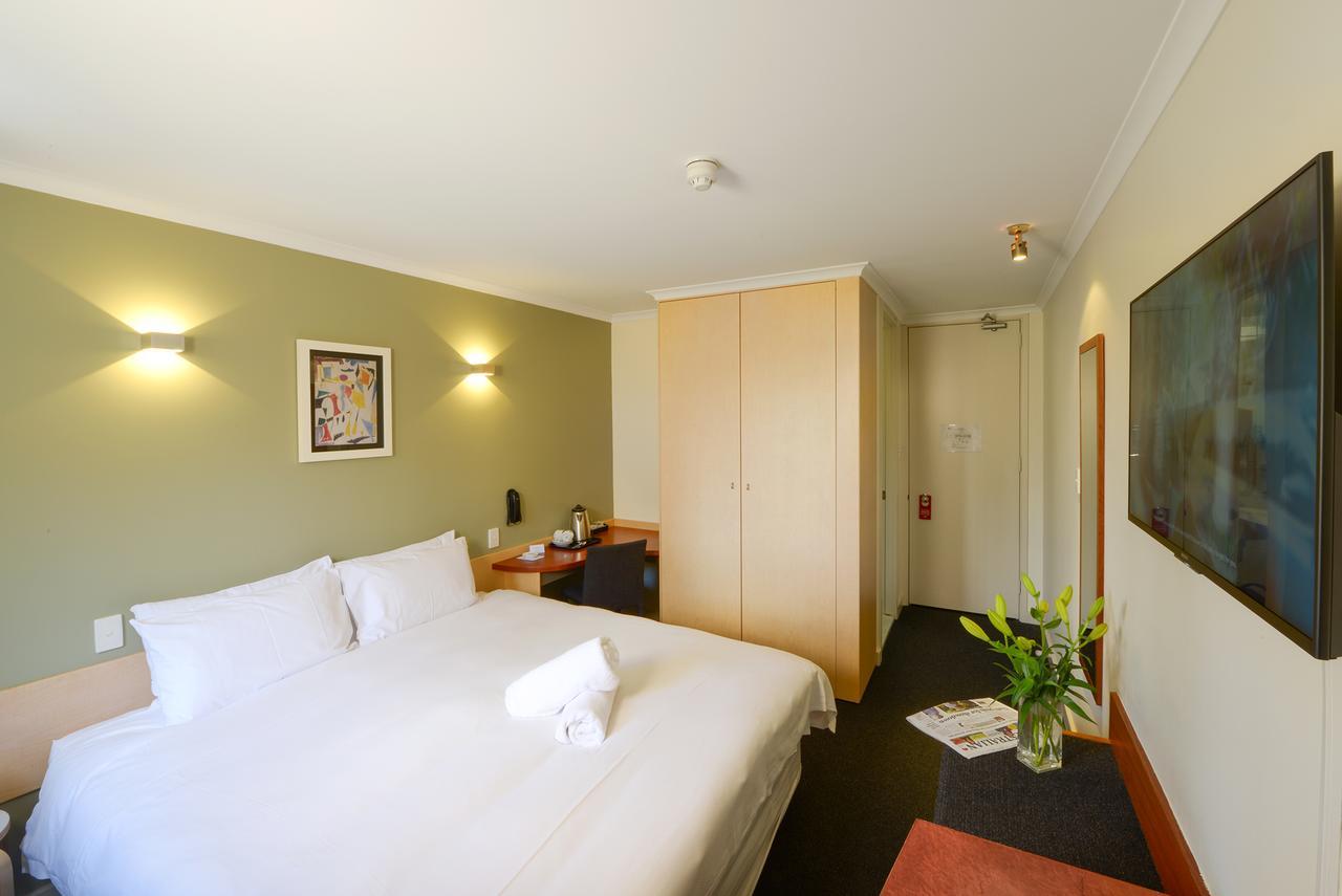 Sullivans 4* Perth
