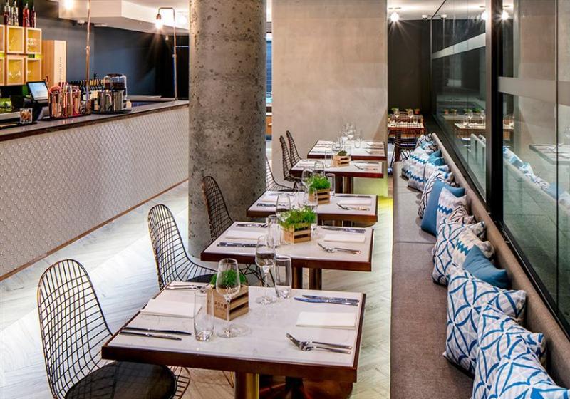 Hotel Rydges Kings Square 4*