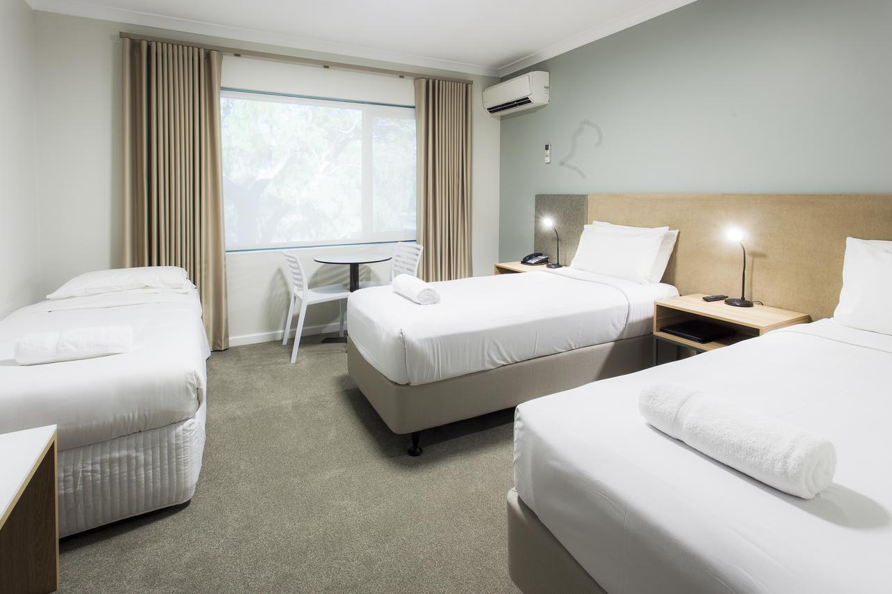 Kings Park Motel 3*