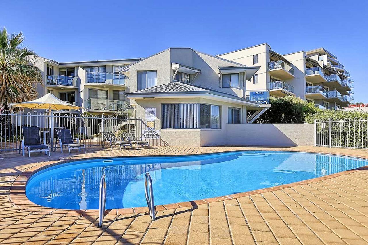 Beachfront @ Scarbs Perth