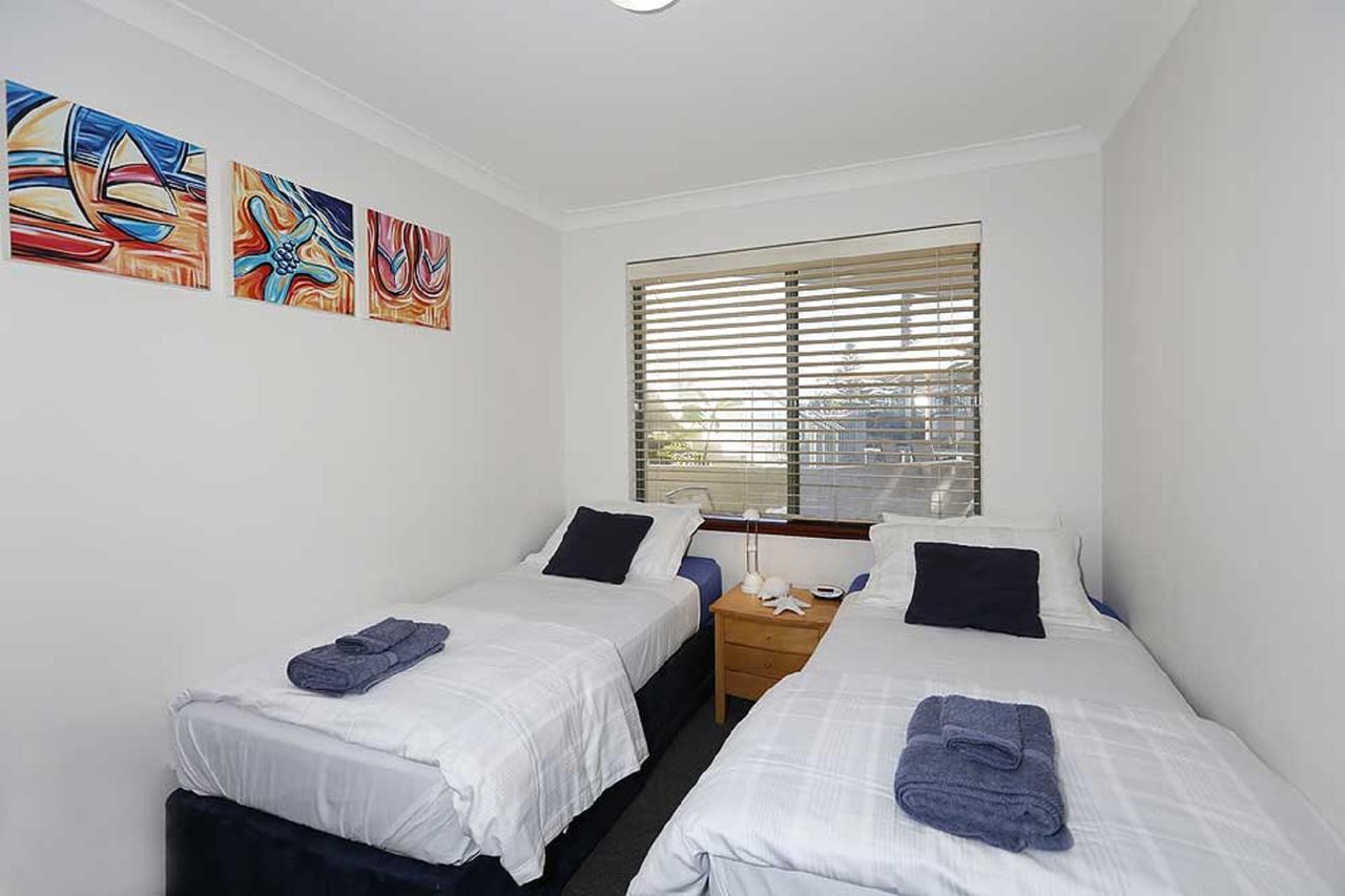 Apartment Beachfront @ Scarbs *