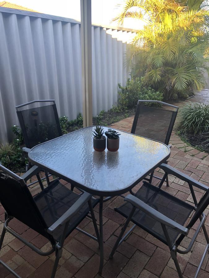 Dampier House Mullaloo-perth * Perth