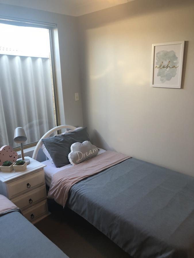 Dampier House Mullaloo-perth Holiday home *