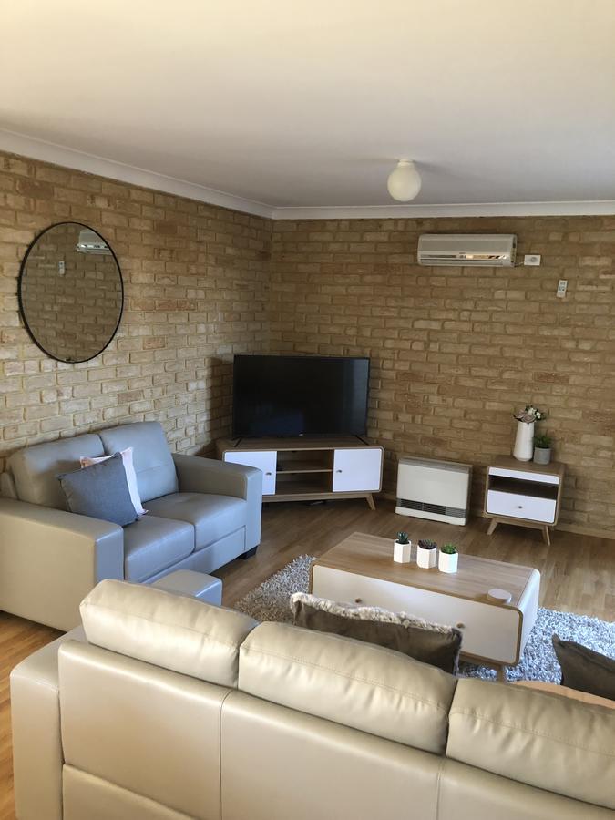 Dampier House Mullaloo-perth Holiday home *