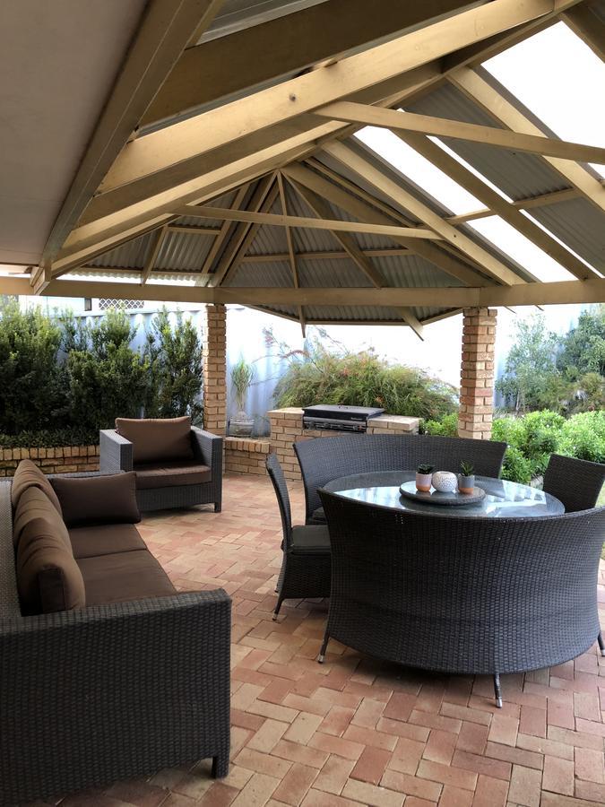 Dampier House Mullaloo-perth Holiday home *