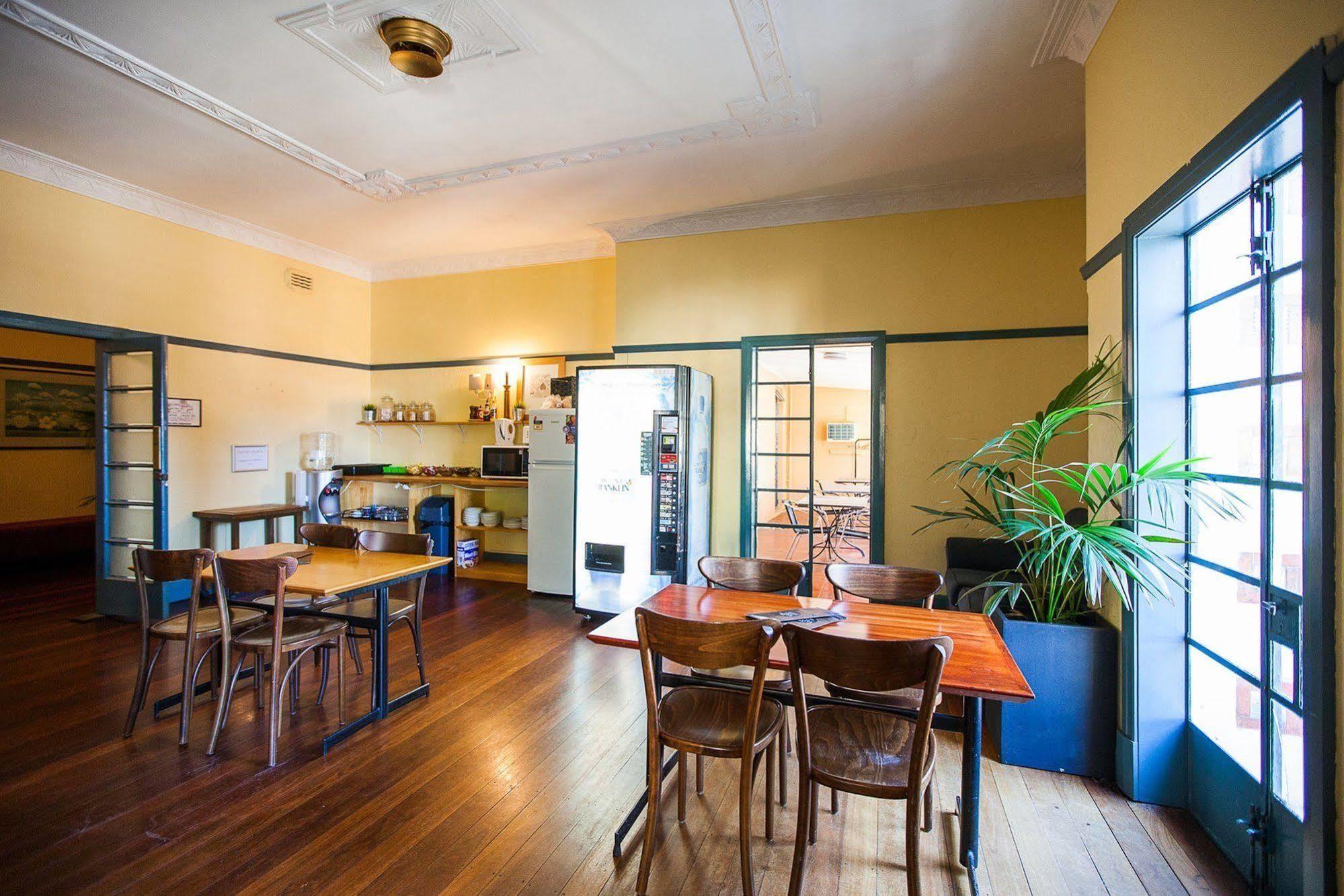 Captain Stirling Hotel 2*