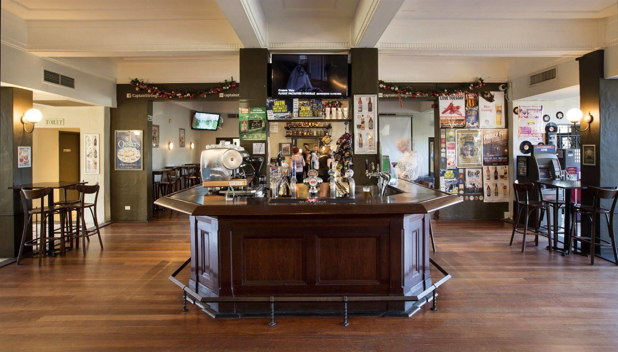 Captain Stirling Hotel 2*