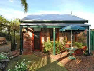 Above Bored Bed & Breakfast Perth