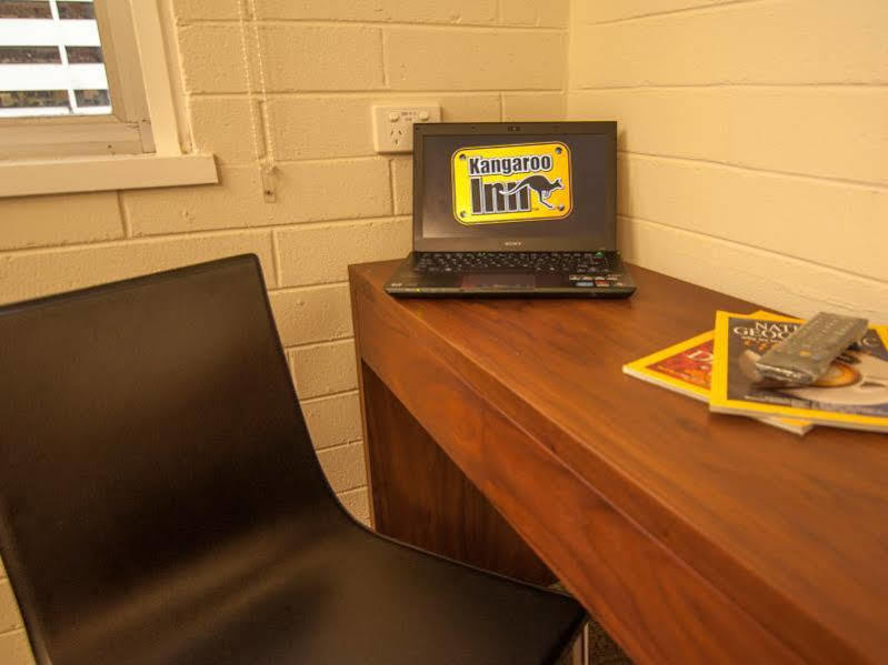 Kangaroo Hostel *