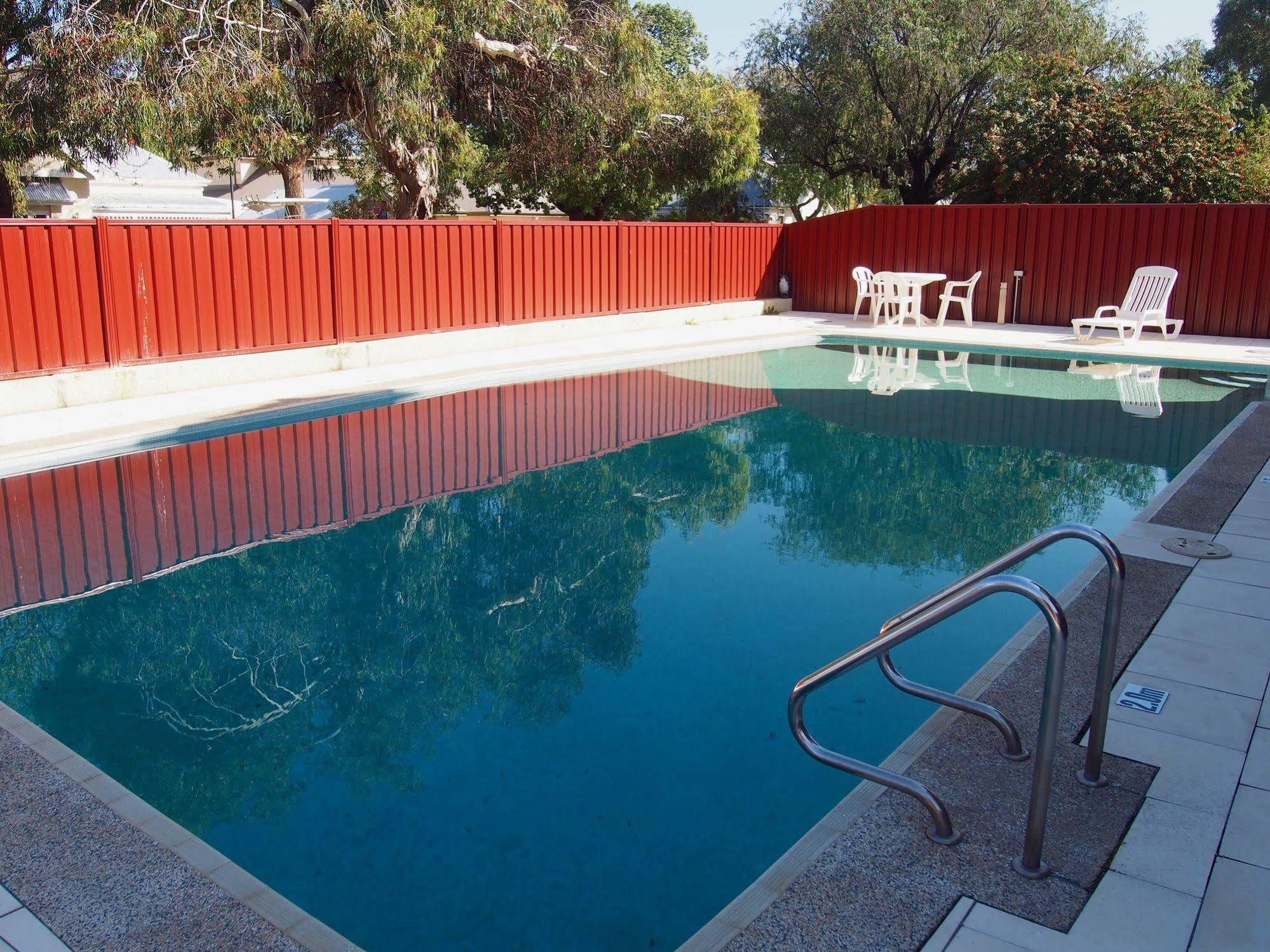 Kings Park Motel