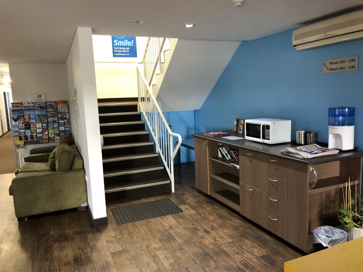 Ibis Budget Airport Hotel 3*