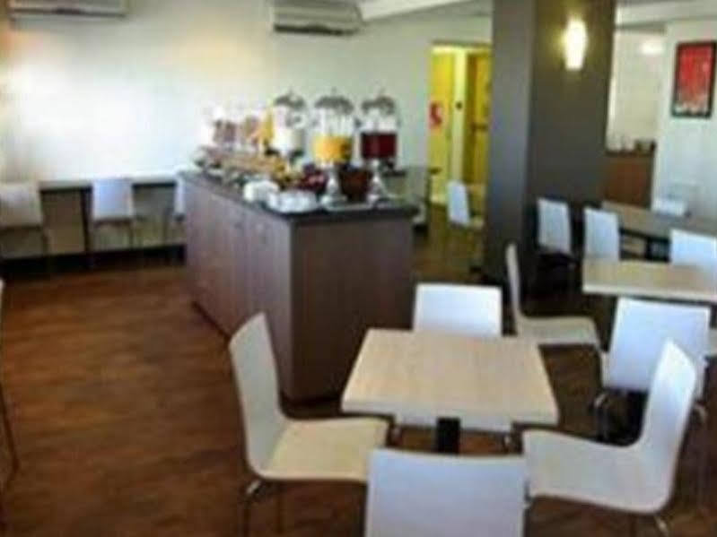 Ibis Budget Airport Hotel 3*
