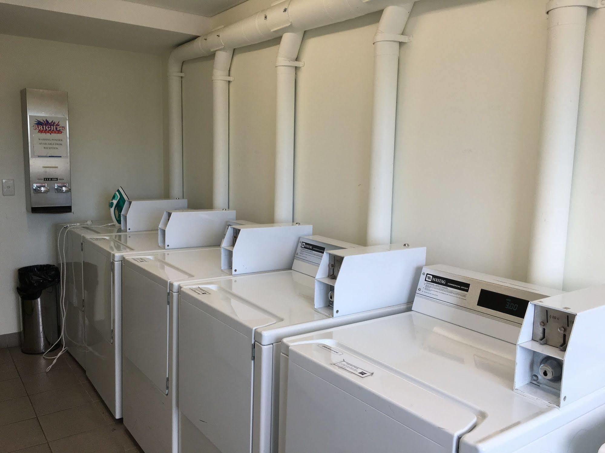 Hotel Ibis Budget Airport 3*