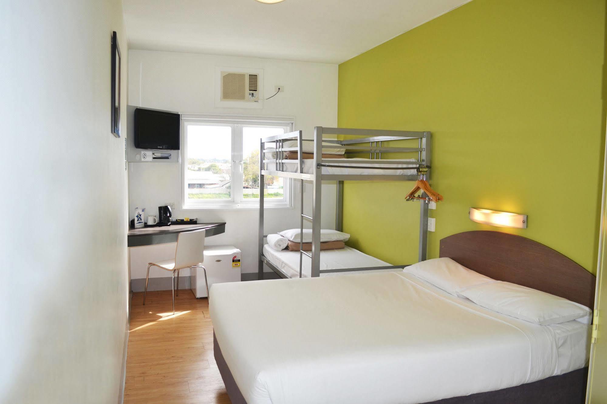 Ibis Budget Airport 3* Perth