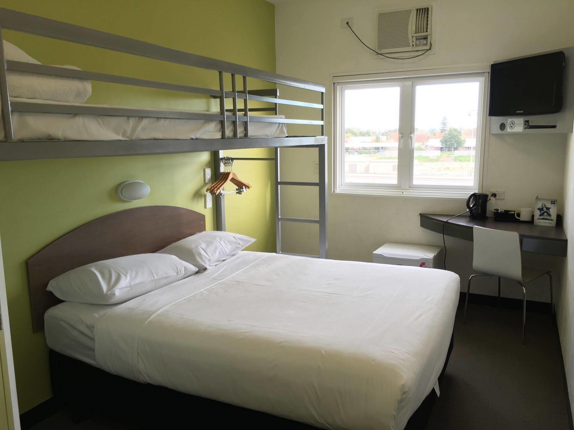 Ibis Budget Airport 3* Perth