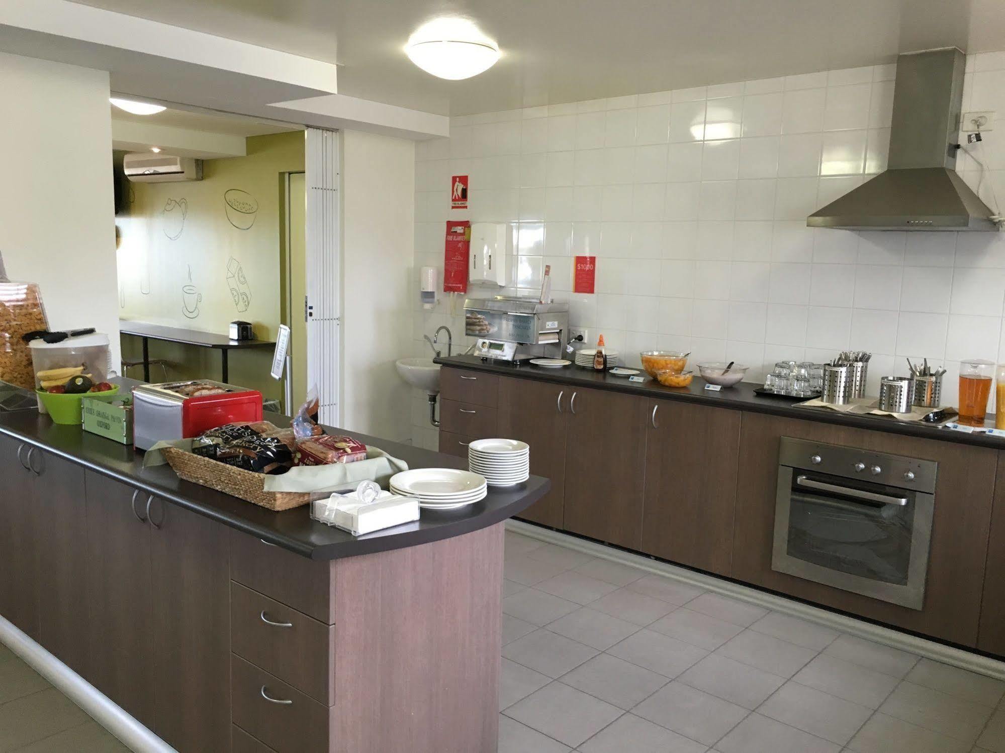 Ibis Budget Airport Hotel 3*