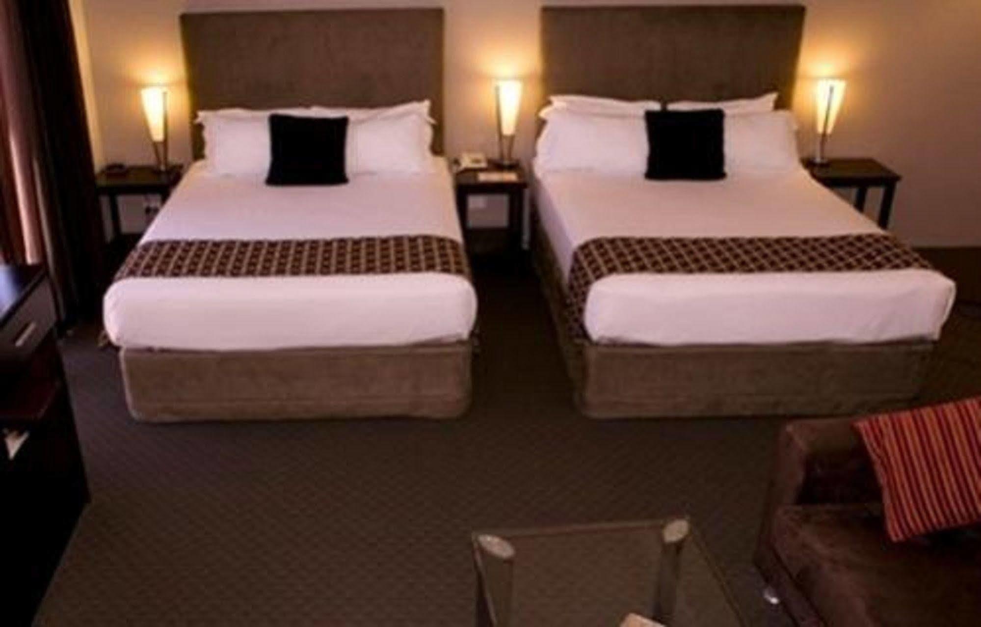 Joondalup Hotel 3*