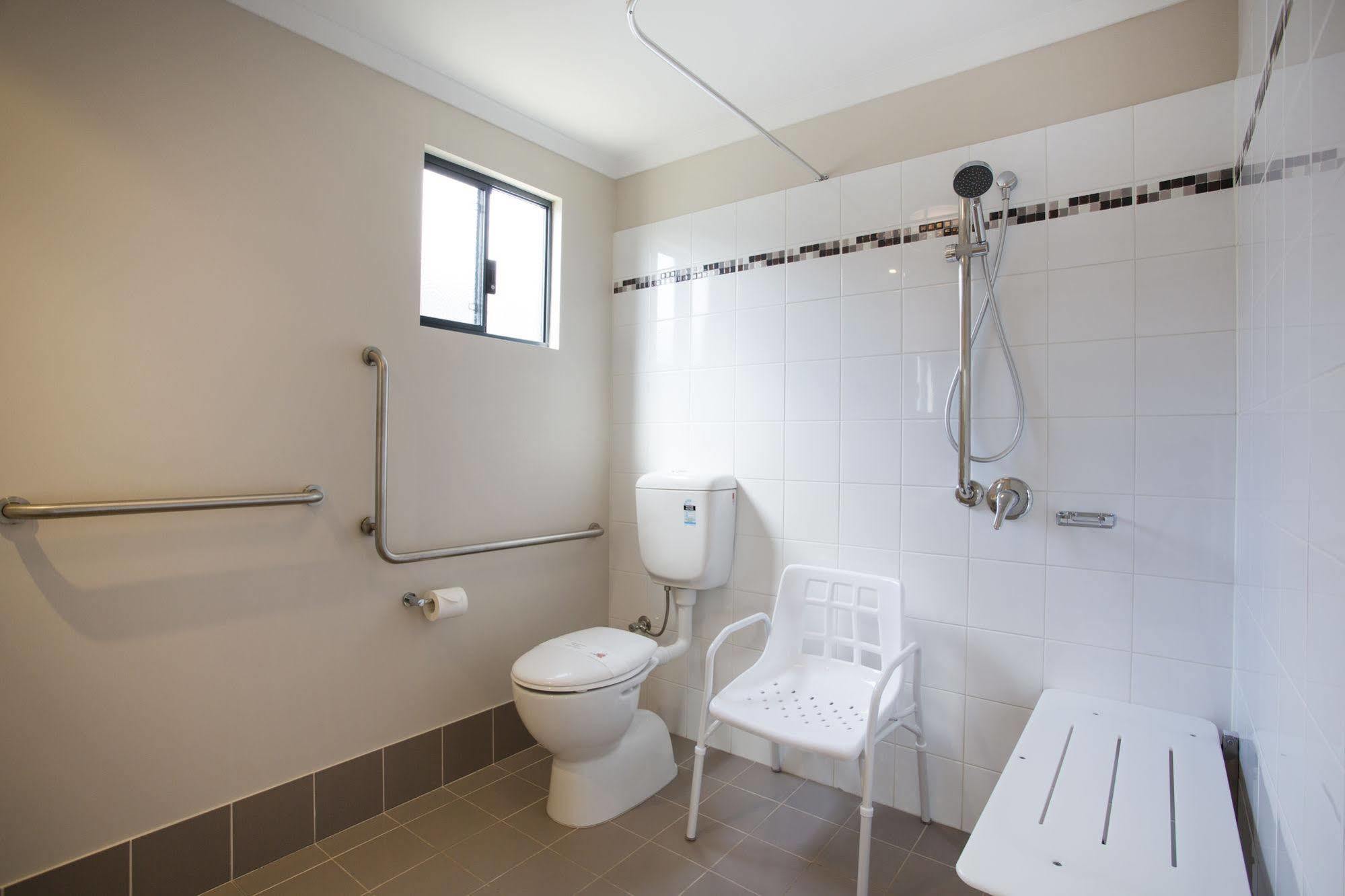 Discovery Parks - Airport 4*