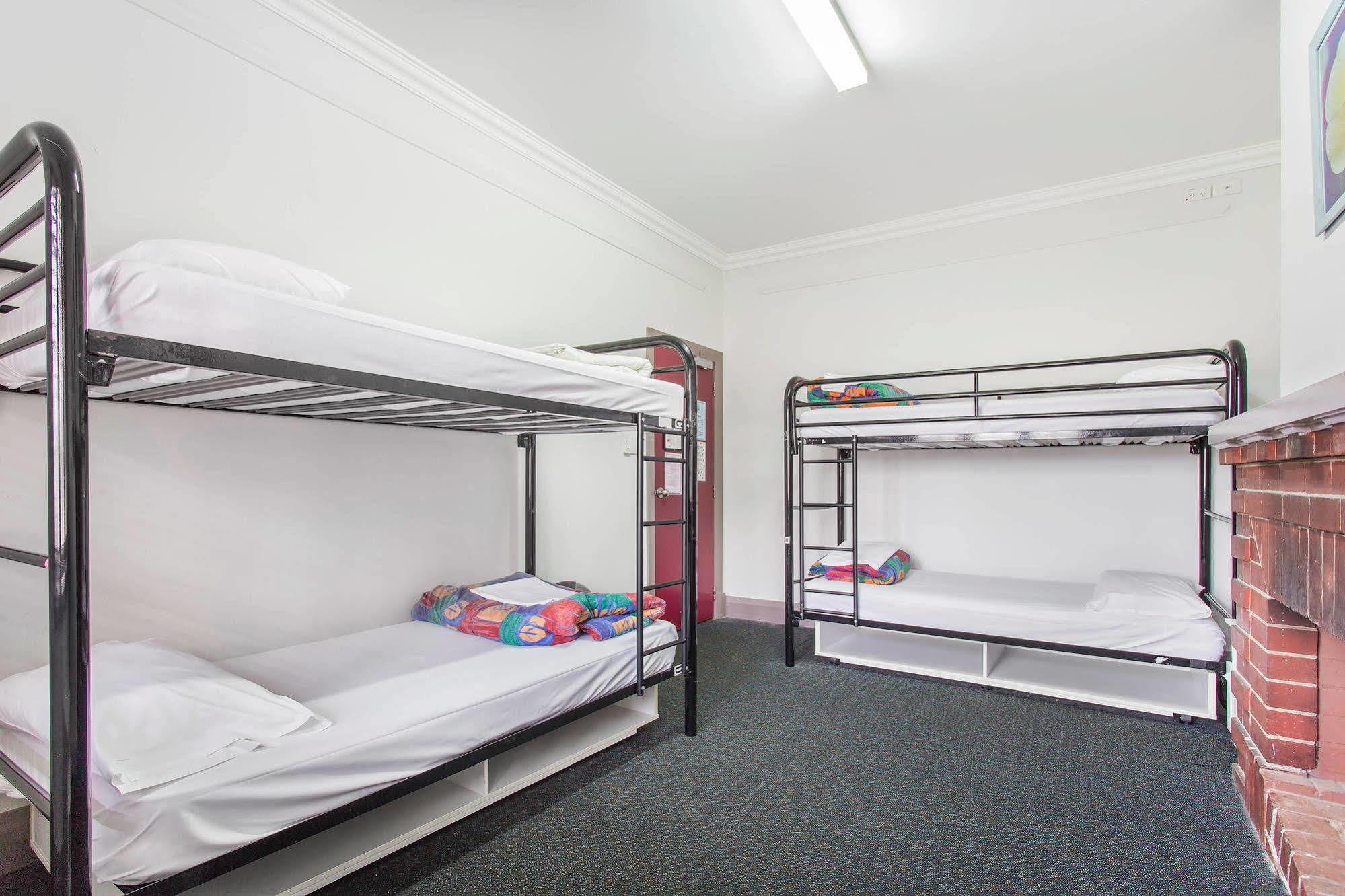 Hostel The Emperors Crown Hostel Perth