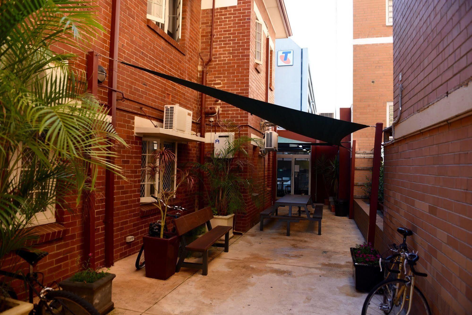 The Emperors Crown Hostel Perth