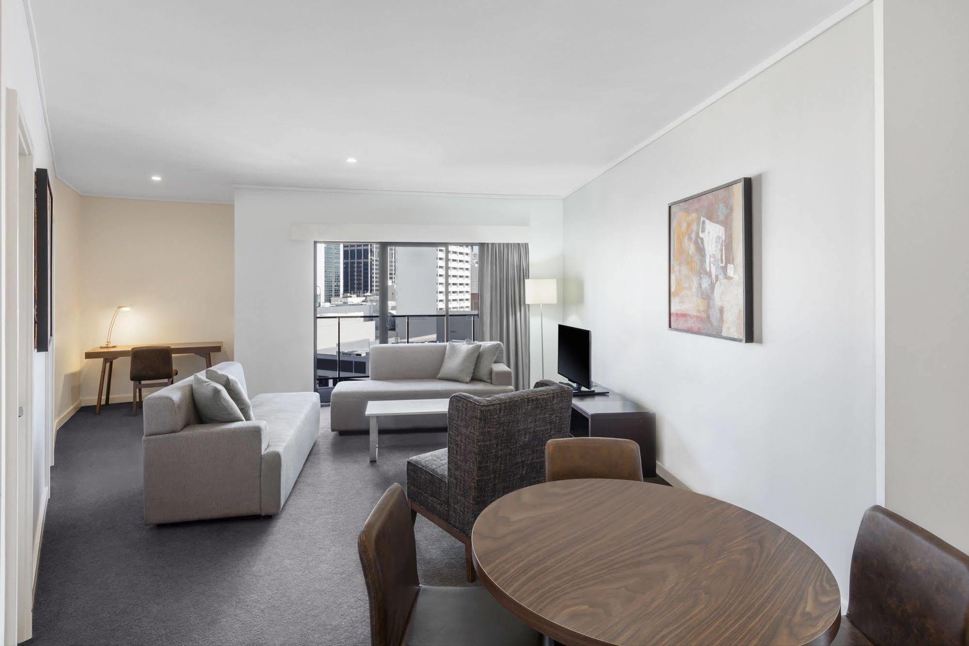 Adina Barrack Plaza Aparthotel