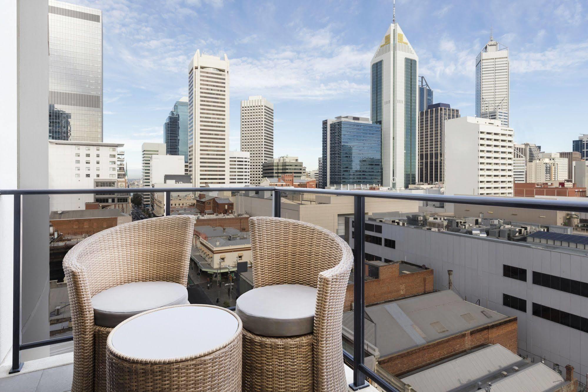 Adina Barrack Plaza Aparthotel