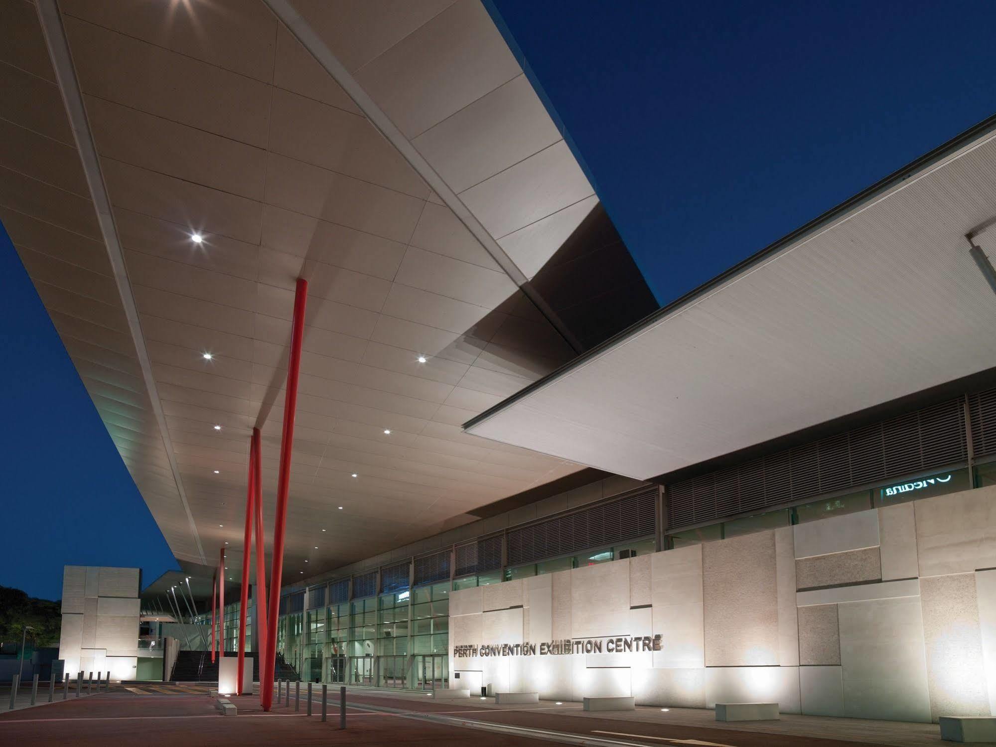 Adina 4* Perth