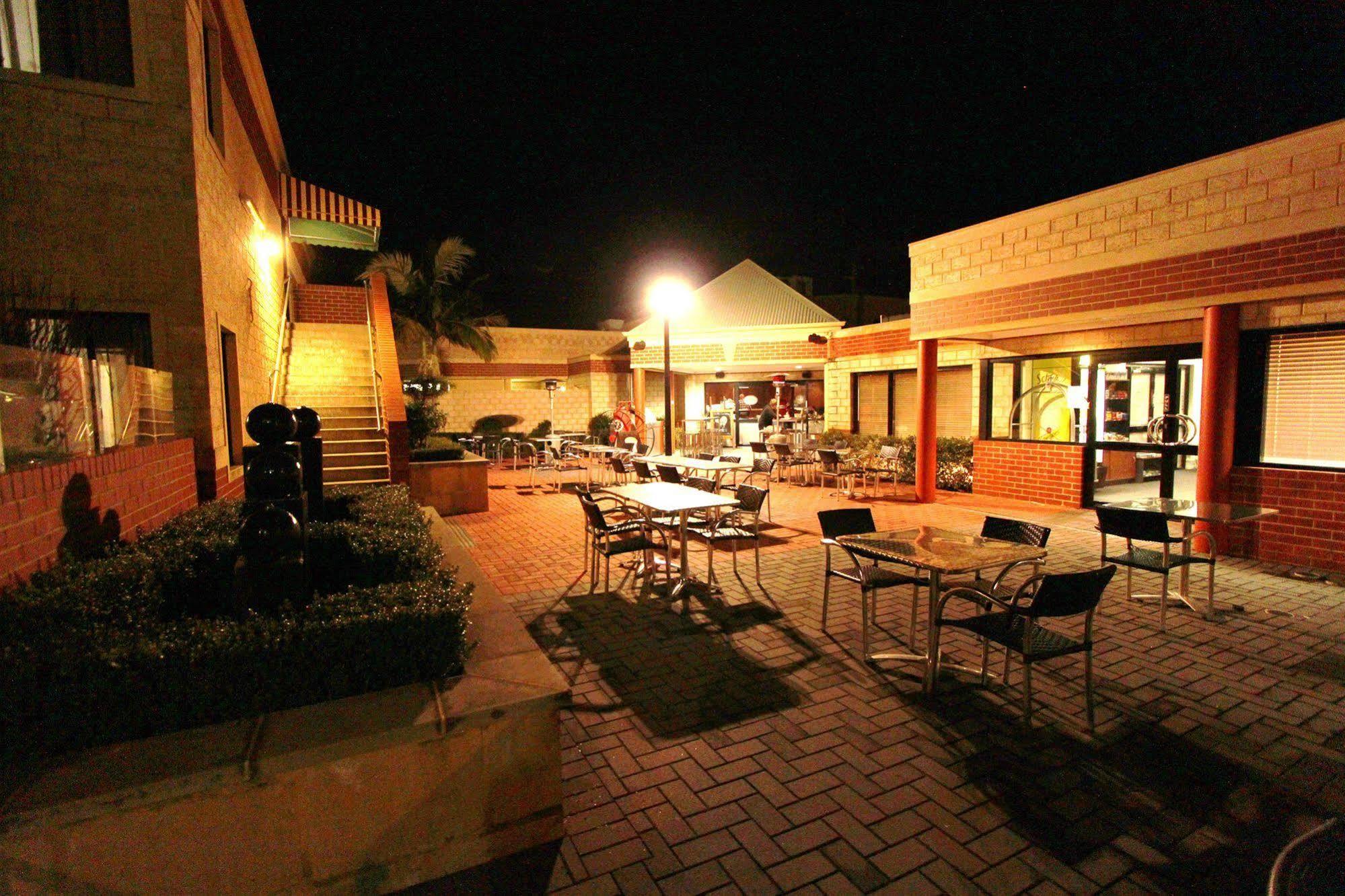 Country Comfort 4*