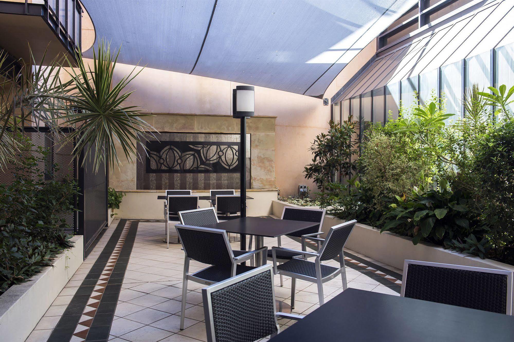 Mantra On Hay Aparthotel Perth