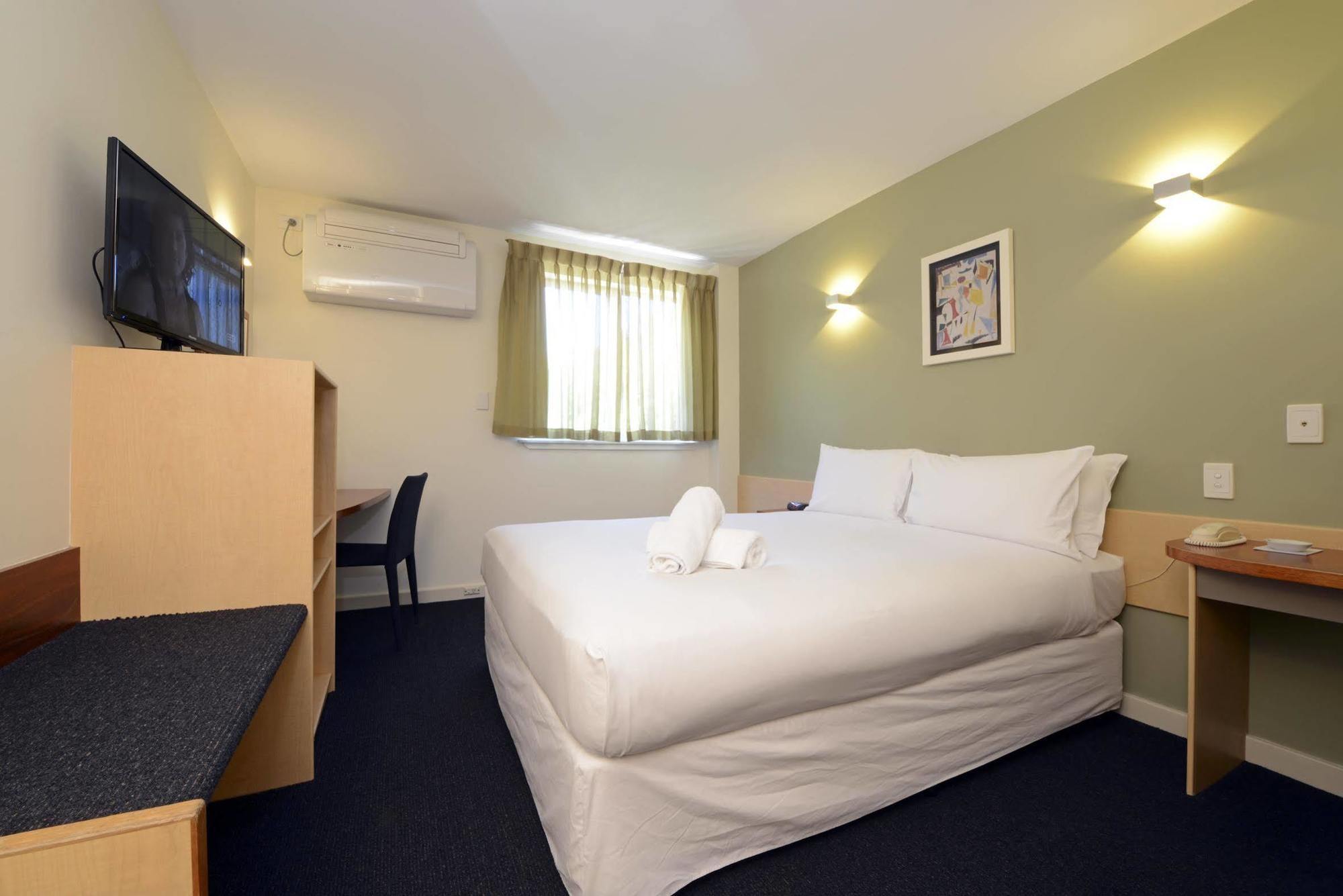Sullivans 4* Perth