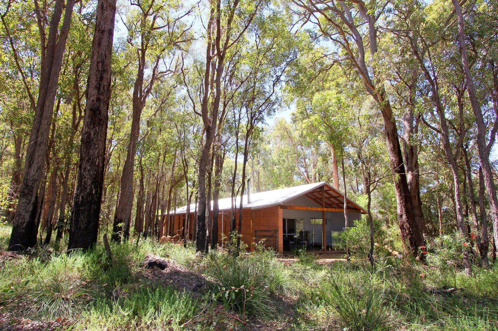Hotel Hidden Valley Eco Lodges And Day Perth