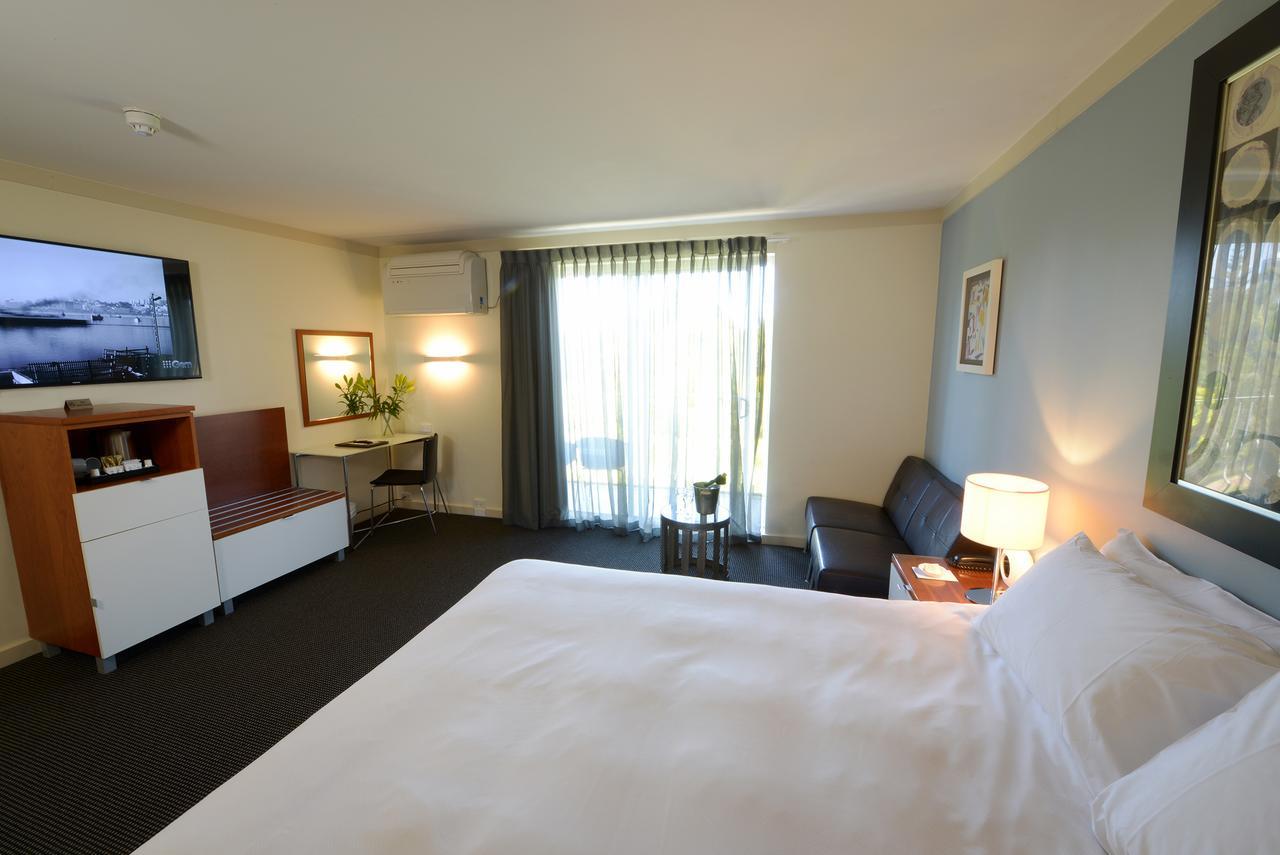 Sullivans Hotel 4*